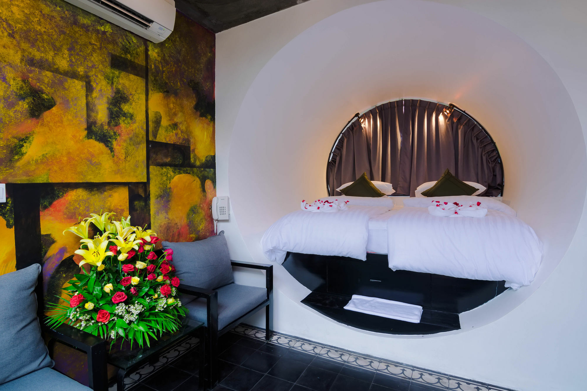 Ring Boutique Hotel Siem Reap Exteriör bild